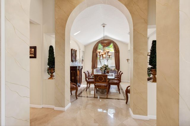 6850 Fiji Circle, Boynton Beach, FL 33437