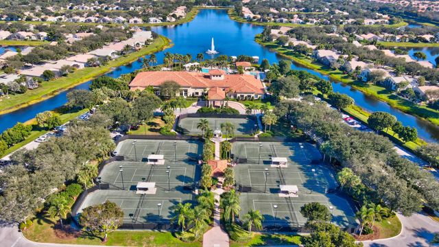 6850 Fiji Circle, Boynton Beach, FL 33437