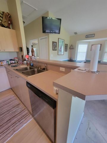 2570 SE West Blackwell Drive SE, Port St Lucie, FL 34952