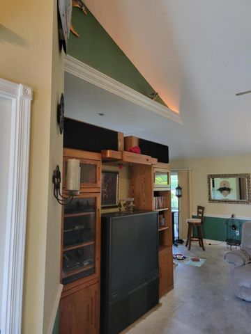 2570 SE West Blackwell Drive SE, Port St Lucie, FL 34952