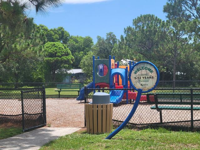 2570 SE West Blackwell Drive SE, Port St Lucie, FL 34952
