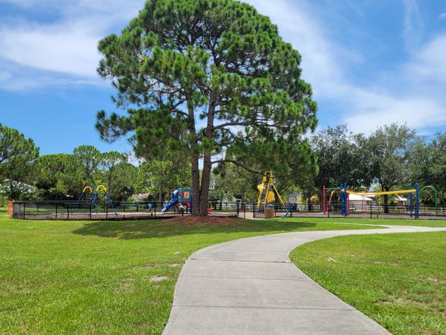 2570 SE West Blackwell Drive SE, Port St Lucie, FL 34952
