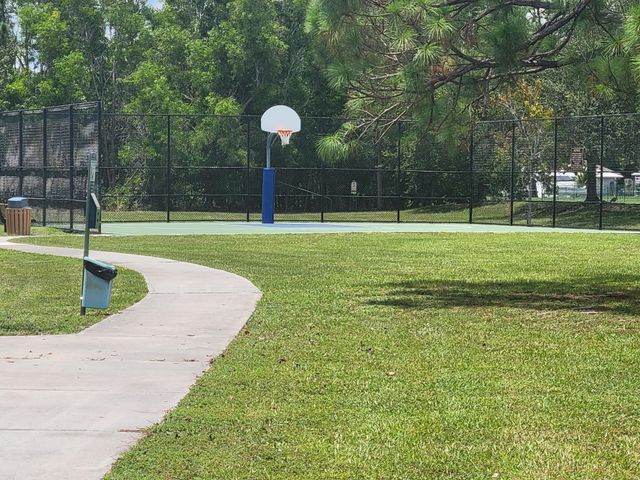 2570 SE West Blackwell Drive SE, Port St Lucie, FL 34952
