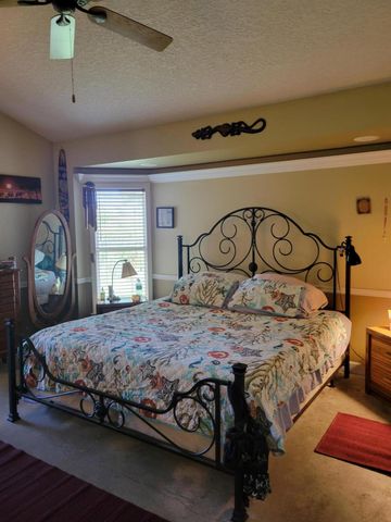 2570 SE West Blackwell Drive SE, Port St Lucie, FL 34952