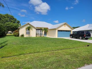 2570 SE West Blackwell Drive SE, Port St Lucie, FL 34952