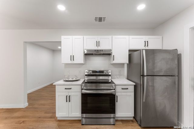 307 Dawnridge Dr, San Antonio, TX 78213