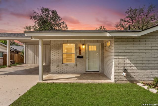 307 Dawnridge Dr, San Antonio, TX 78213