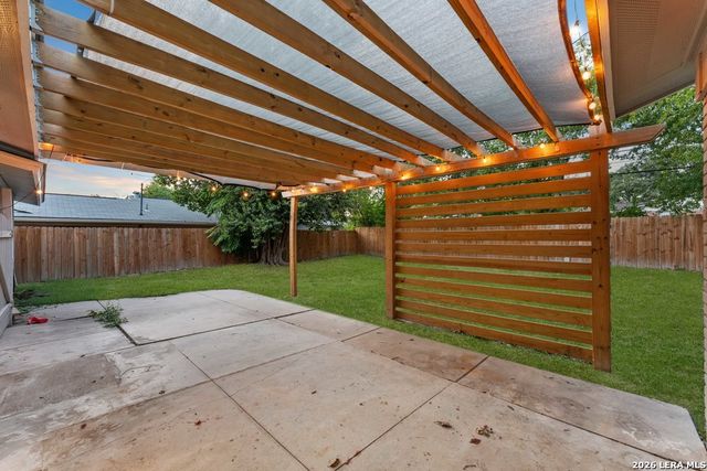 307 Dawnridge Dr, San Antonio, TX 78213