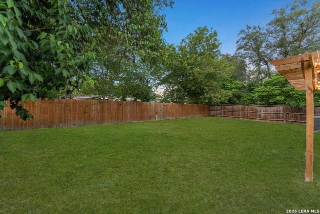 307 Dawnridge Dr, San Antonio, TX 78213