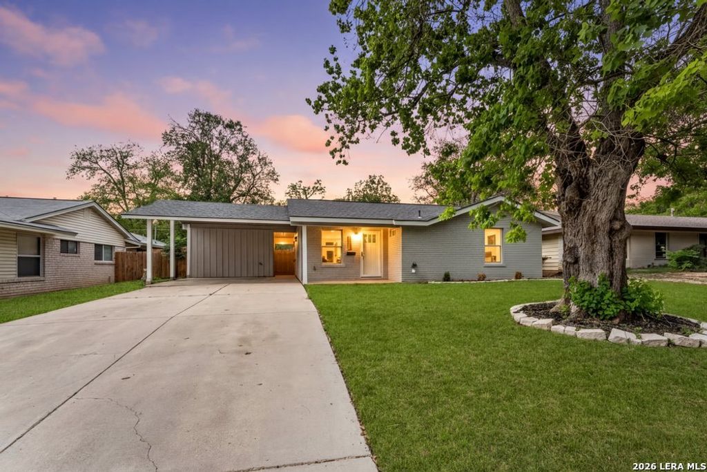 307 Dawnridge Dr, San Antonio, TX 78213