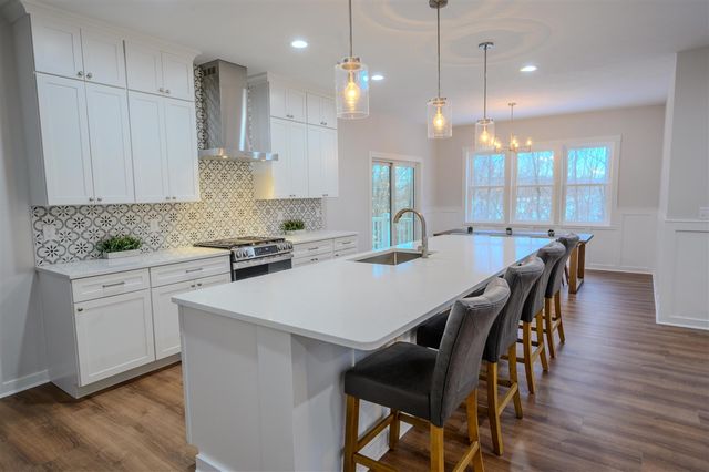 8828 S Division Avenue, Byron Center, MI 49315