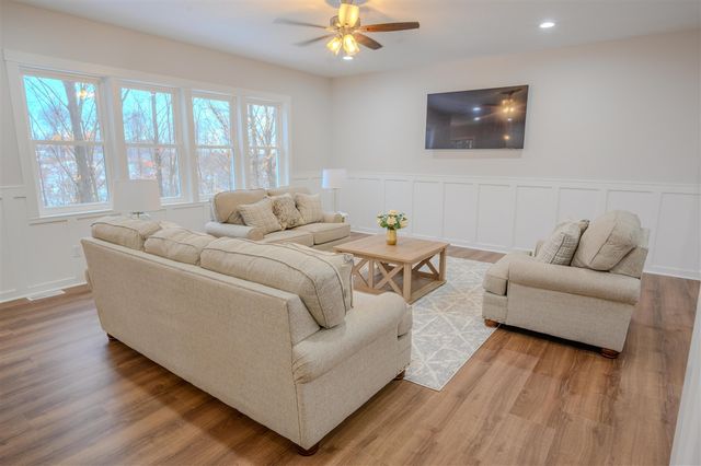 8828 S Division Avenue, Byron Center, MI 49315