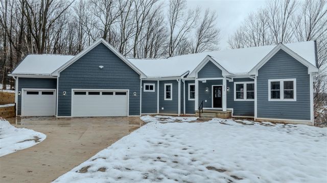 8828 S Division Avenue, Byron Center, MI 49315