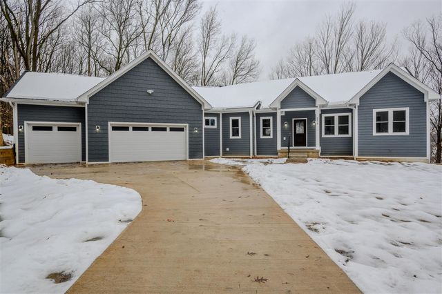 8828 S Division Avenue, Byron Center, MI 49315