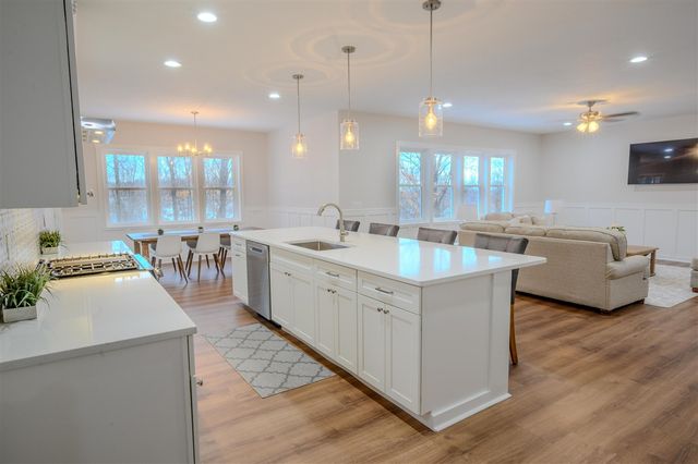 8828 S Division Avenue, Byron Center, MI 49315