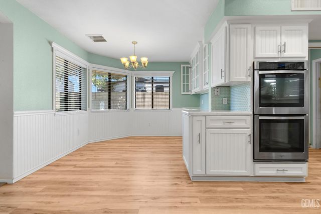 13801 Taradale Court, Bakersfield, CA 93314