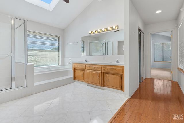 13801 Taradale Court, Bakersfield, CA 93314