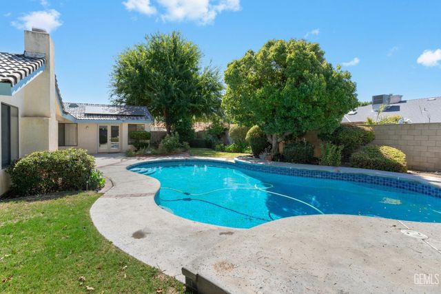 13801 Taradale Court, Bakersfield, CA 93314