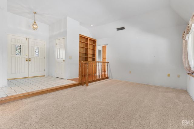 13801 Taradale Court, Bakersfield, CA 93314