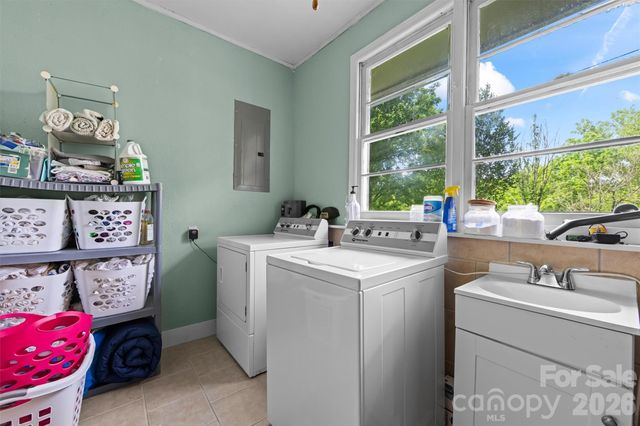 11 Old Mill Road, Mars Hill, NC 28754