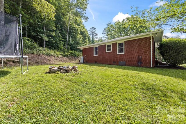 11 Old Mill Road, Mars Hill, NC 28754