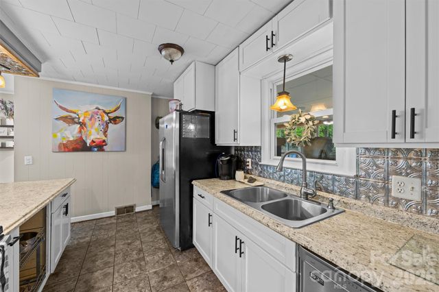 11 Old Mill Road, Mars Hill, NC 28754