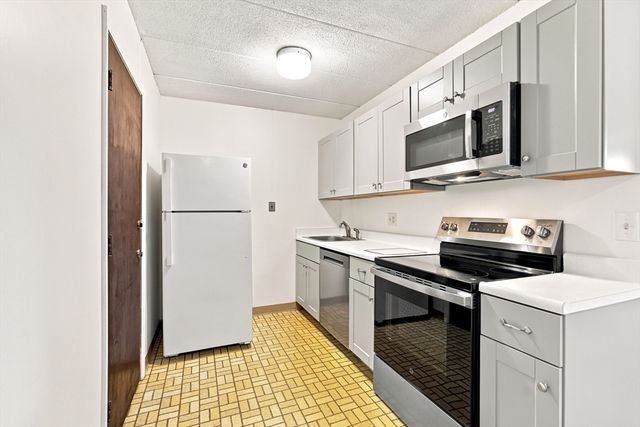 50 Water St 47, Medford, MA 02155