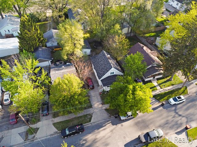 27 Exchange Street Se, City Of Wyoming, MI 49548