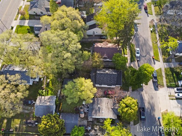 27 Exchange Street Se, City Of Wyoming, MI 49548