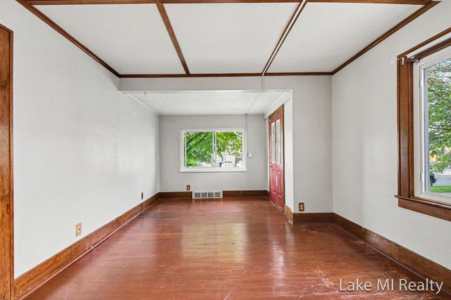 27 Exchange Street Se, City Of Wyoming, MI 49548
