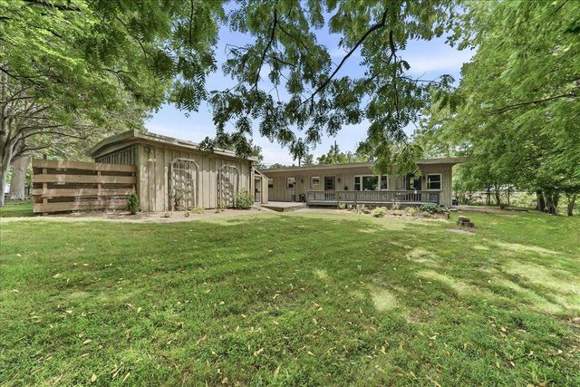 3671 SAINT PETERS RD, Elverson, PA 19520