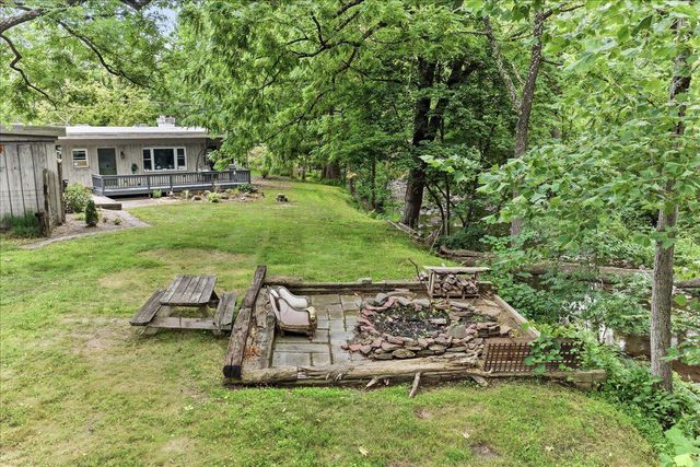 3671 SAINT PETERS RD, Elverson, PA 19520