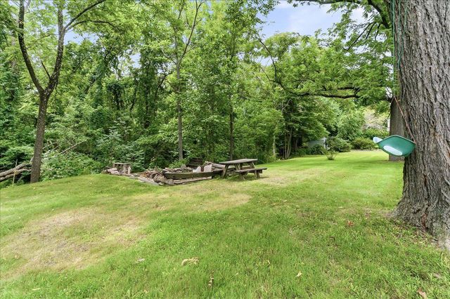 3671 SAINT PETERS RD, Elverson, PA 19520