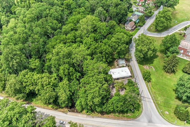 3671 SAINT PETERS RD, Elverson, PA 19520
