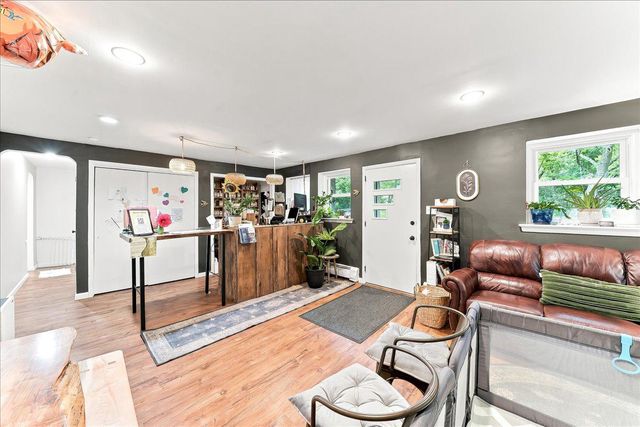 3671 SAINT PETERS RD, Elverson, PA 19520