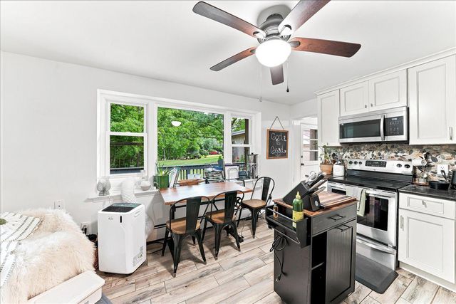 3671 SAINT PETERS RD, Elverson, PA 19520