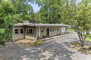 3671 SAINT PETERS RD, Elverson, PA 19520