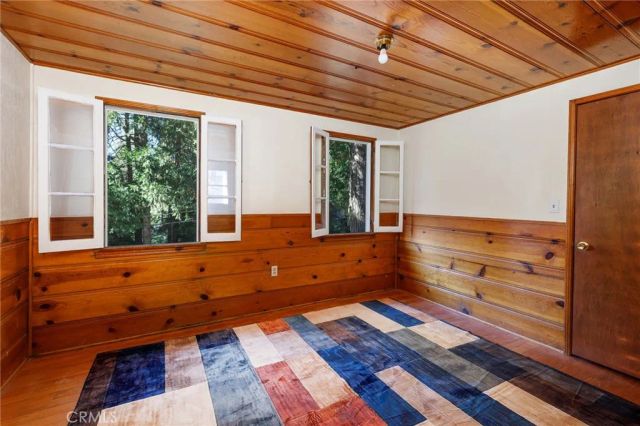 23969 Wildwood Lane, Crestline, CA 92325