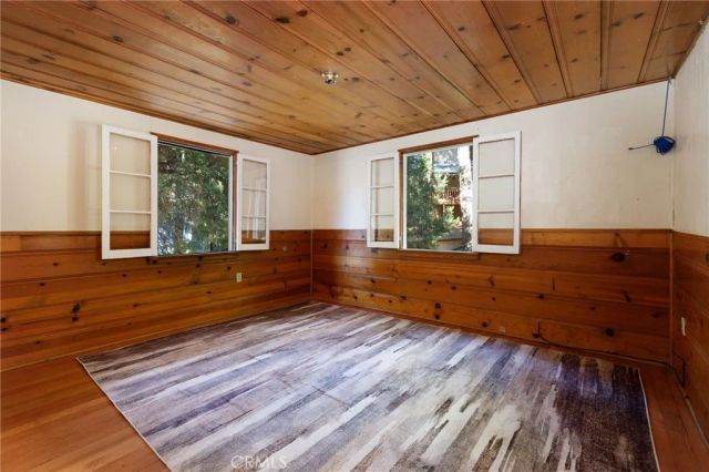 23969 Wildwood Lane, Crestline, CA 92325