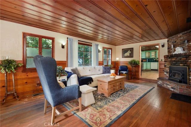 23969 Wildwood Lane, Crestline, CA 92325