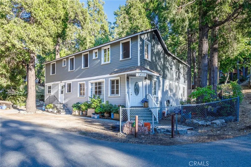 23969 Wildwood Lane, Crestline, CA 92325