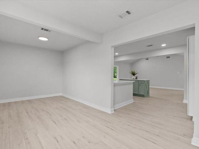 211 Avenue I, Alvin, TX 77511