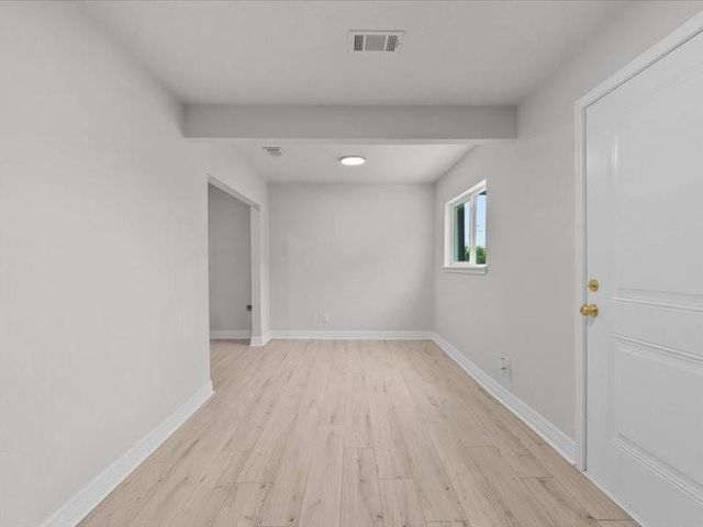 211 Avenue I, Alvin, TX 77511