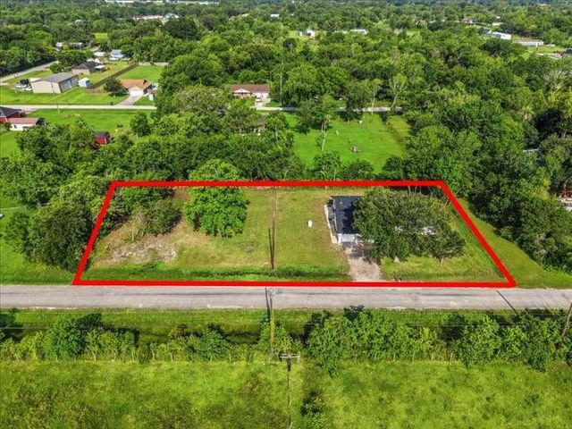 211 Avenue I, Alvin, TX 77511