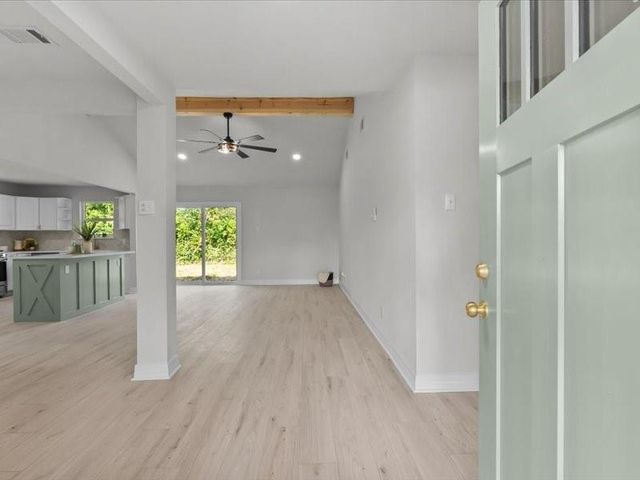 211 Avenue I, Alvin, TX 77511