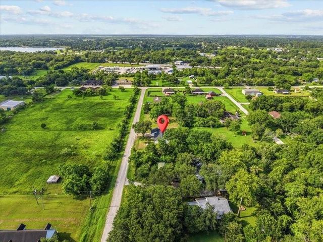 211 Avenue I, Alvin, TX 77511