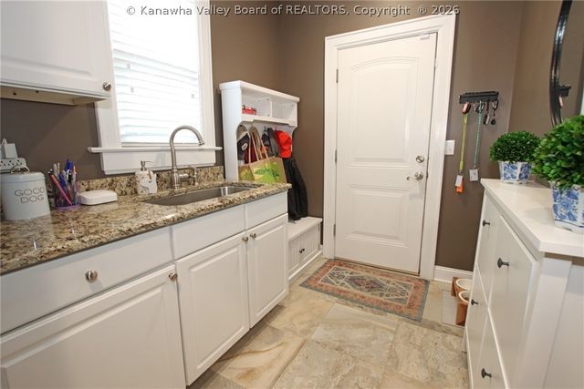 617 Fort Hill Drive, Charleston, WV 25314