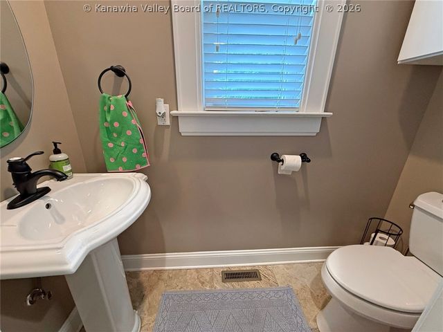 617 Fort Hill Drive, Charleston, WV 25314
