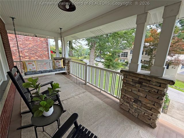 617 Fort Hill Drive, Charleston, WV 25314