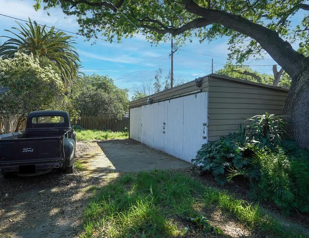 928 N Stockton St, Stockton, CA 95203